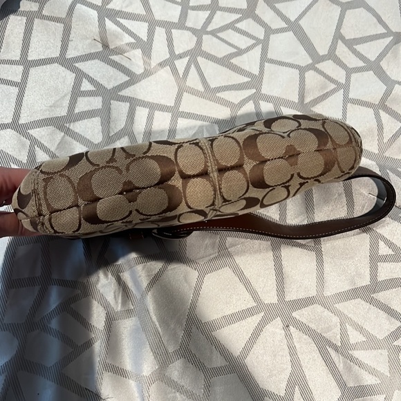 Tan and brown small coach shoulder bag - Picture 6 of 6